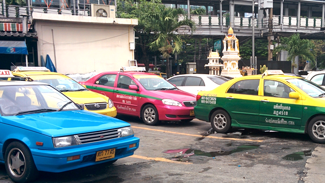【決定版】これだけ知っていれば安心！バンコクでタクシーを安全に利用する為のノウハウ１０選・乗車するタクシーを選ぼう