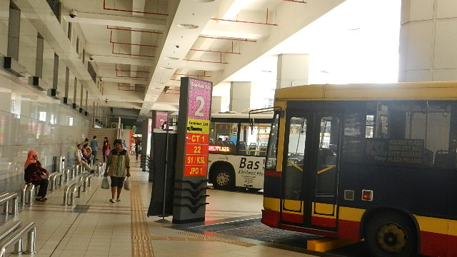 シンガポールからマレーシア・ジョホールバルに移動する手段ベスト４・【第４位】ローカルバス・鉄道でのぶらり旅