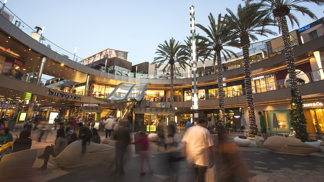 流行の最先端ロサンゼルスで買い物するならココ！お勧めショッピングモール７選・サンタモニカ サードストリートプロムナード