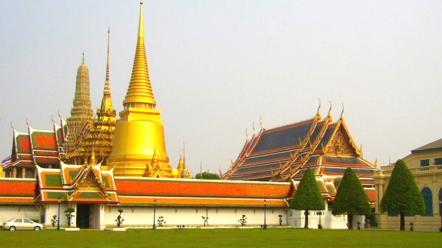 バンコク旅行で訪れたい！タイの歴史と文化に触れる観光スポット６選・タイで最も格式の高い寺院｜ワット・プラケオ
