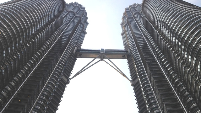 マレーシア・クアラルンプールを満喫！ＫＬＣＣ地区、ペトロナスツインタワー周辺のお役立ち情報５選・ペトロナスツインタワー・スカイブリッジ