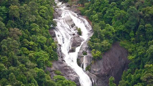 マレーシア・伝説の島ランカウイで巡るパワースポット６選・妖精が舞い降りる七段の滝テラガトゥジュ（Telaga Tujuh）