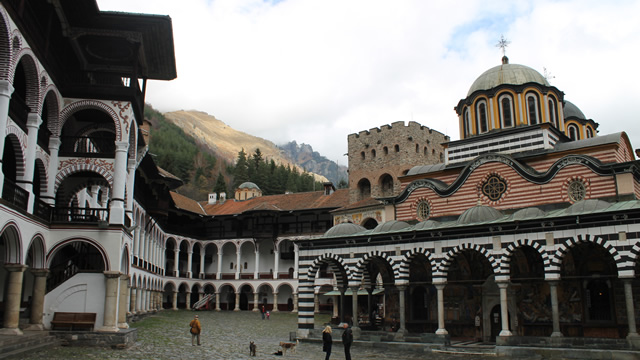 東欧ブルガリアの首都ソフィアで必見の教会・修道院ベスト４・リラの修道院