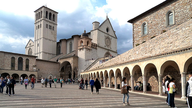 魅力的な不思議の国イタリア！北から南の山上都市７選・アッシジ丨Assisi