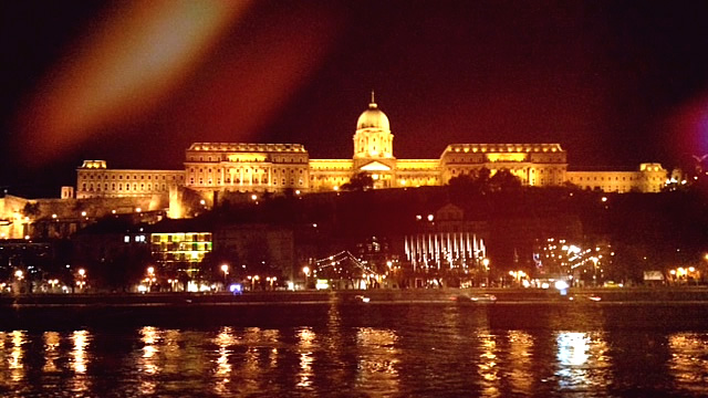 【決定版】中欧ハンガリーの首都ブダペストの夜景スポット７選・ブダ城・ブダ王宮｜Buda Castle