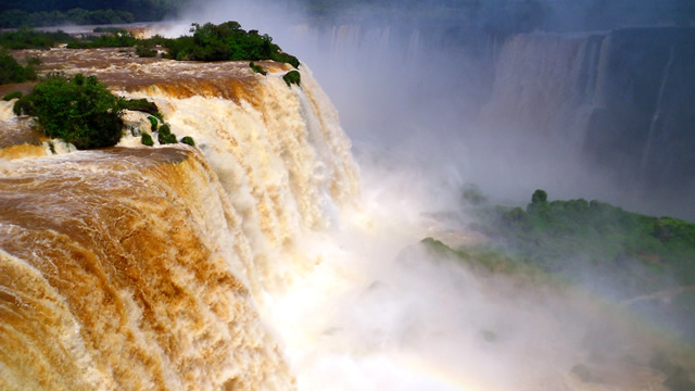 全てが初体験アドベンチャーの旅！南米アマゾンお勧め１０選・イグアスの滝