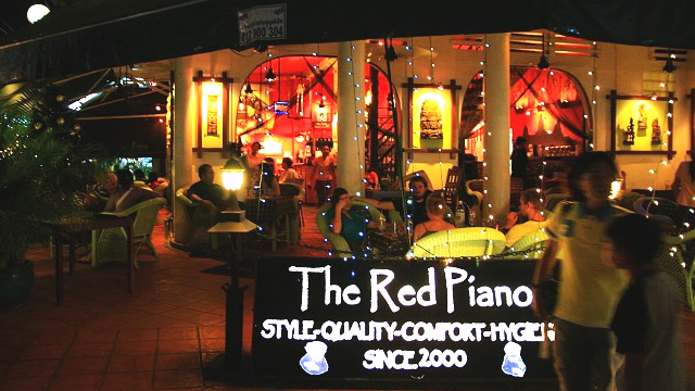 シェムリアップで素敵な夜を！在住者おすすめのディナースポット６選・レッド ピアノ｜The Red Piano