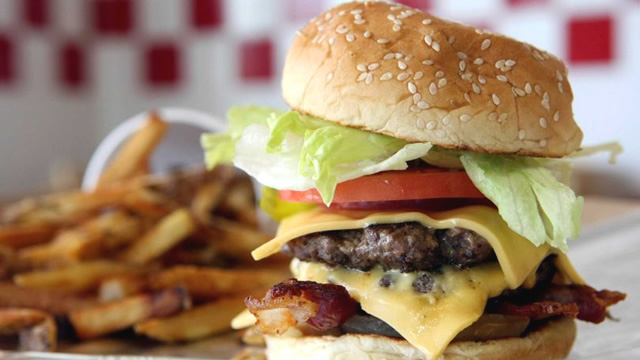 【日本未上陸】アメリカで本当に美味しいファストフード店５選・Five Guys Burgers&Fries