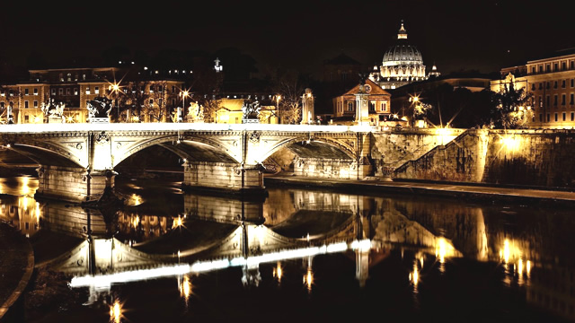 ライトアップが美しい！永遠の都ローマの休日１０選（夜編）・テヴェレ川