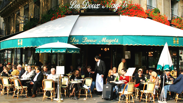 モンマルトルの丘を中心に！フランス・パリでおすすめの休日の過ごし方３選・カフェ