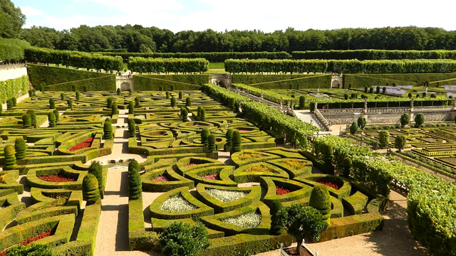気分は王妃！贅の限りを尽くしたフランスの古城巡り５選・フランス式庭園
