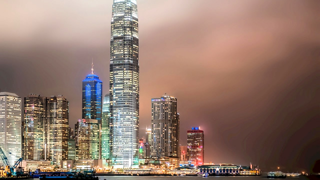 華やかなイルミネーション！香港のおすすめ夜景スポット８選・スカイ100香港展望デッキ