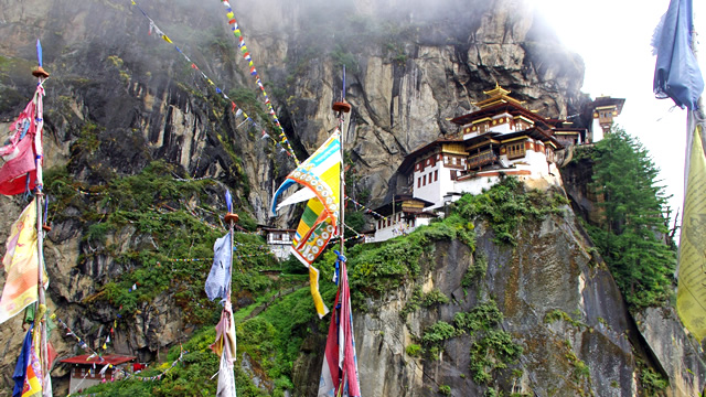 「一度は訪れてみたい夢の国」ブータン王国の旅行情報４選・タクツァン僧院