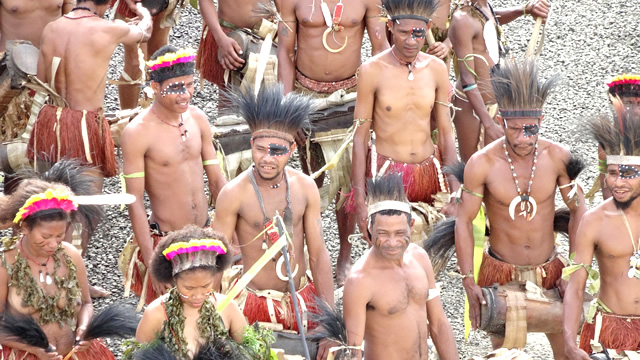 ８００以上の少数部族が暮らすパプアニューギニアの魅力３選・村落訪問ツアー