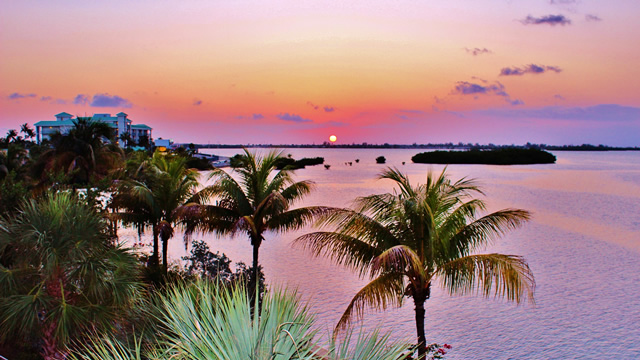 「カリブの碧い海」人気リゾート地マイアミの見所３選・キーウエスト