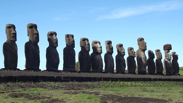 モアイ像に会いに行こう！チリ・イースター島の楽しみ方３選